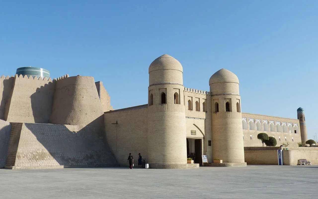 Traducciones al uzbeko de PoliLingua